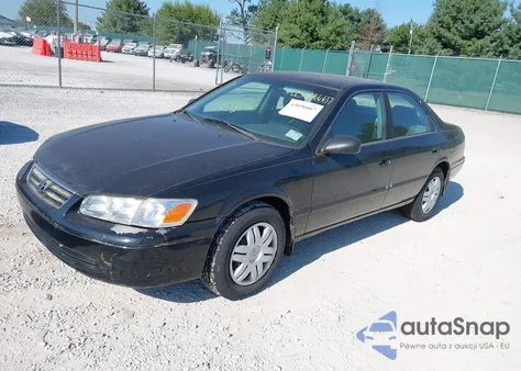 2001 Toyota Camry Le/Xle z USA, uszkodzony, nr VIN 4T1BF22K01U129251